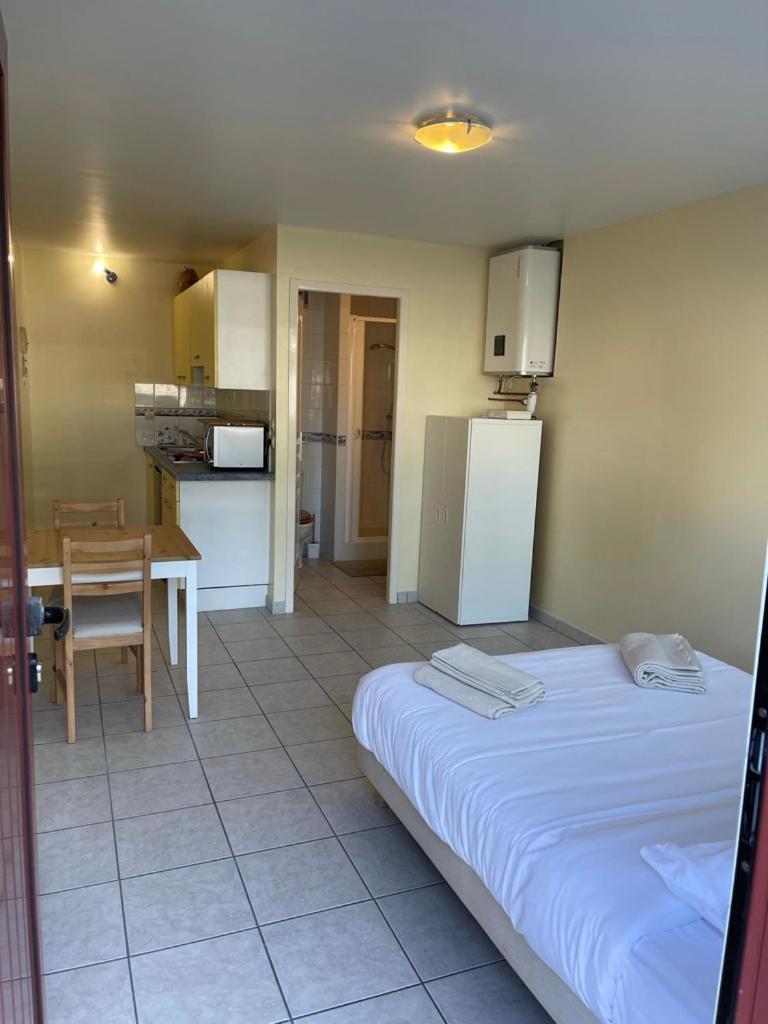 Appartement Ou Studio En Hyper Centre, Pour La Plage Et La Rue Pietonne Il Suffit De Traverser La Rue , Voir La Photo Principale Andernos-les-Bains ภายนอก รูปภาพ