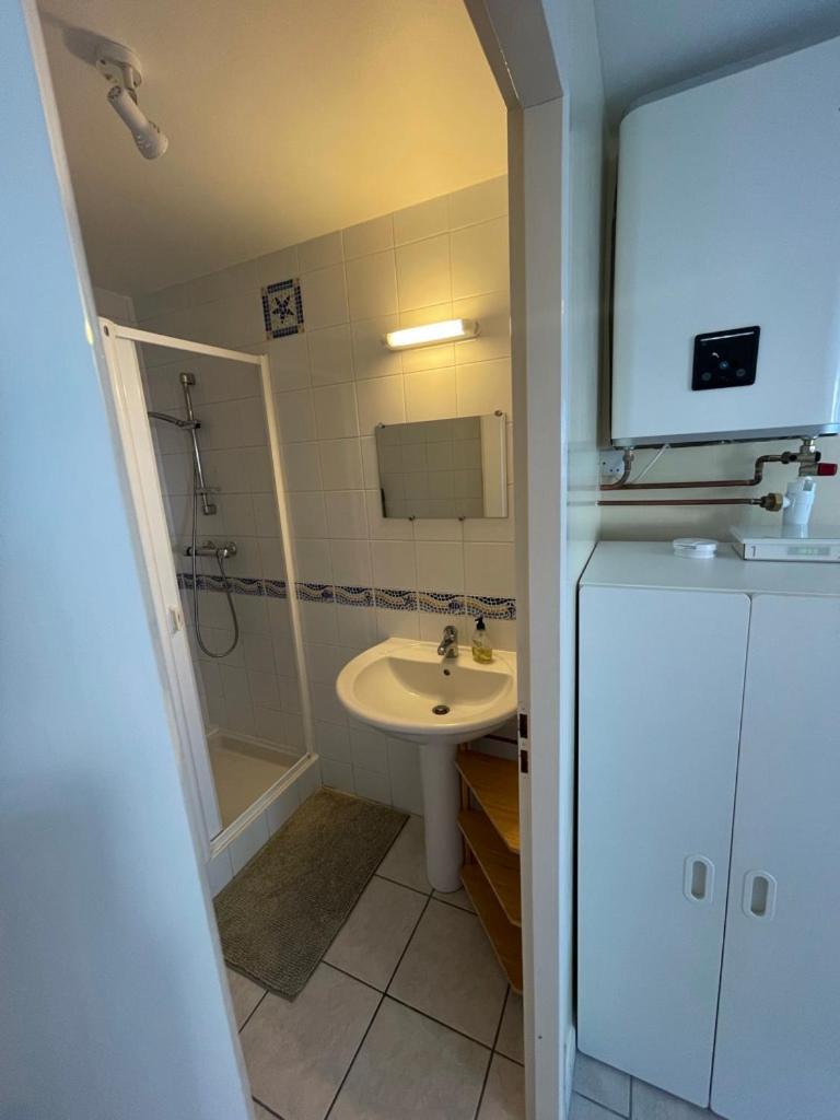 Appartement Ou Studio En Hyper Centre, Pour La Plage Et La Rue Pietonne Il Suffit De Traverser La Rue , Voir La Photo Principale Andernos-les-Bains ภายนอก รูปภาพ