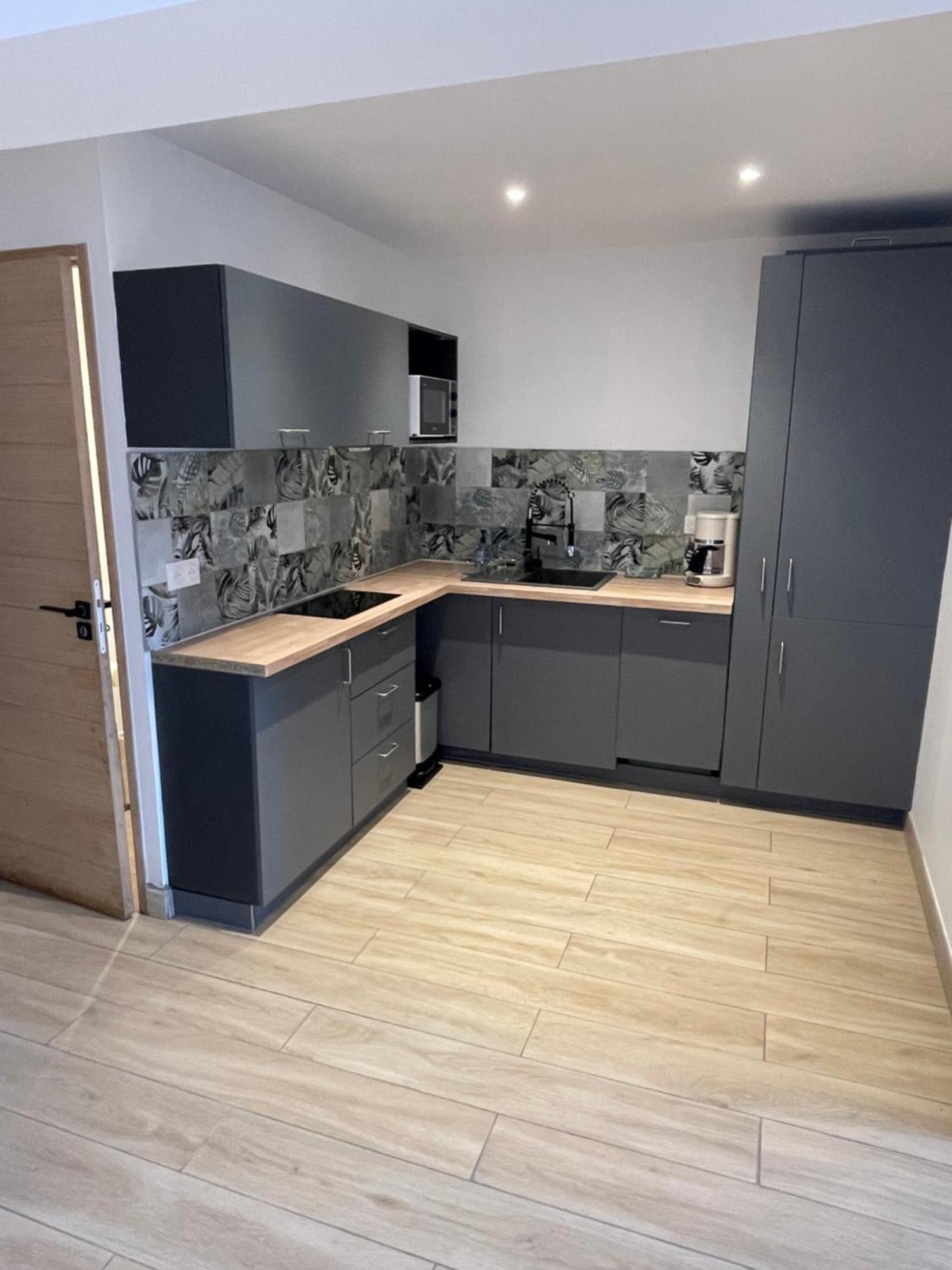 Appartement Ou Studio En Hyper Centre, Pour La Plage Et La Rue Pietonne Il Suffit De Traverser La Rue , Voir La Photo Principale Andernos-les-Bains ภายนอก รูปภาพ