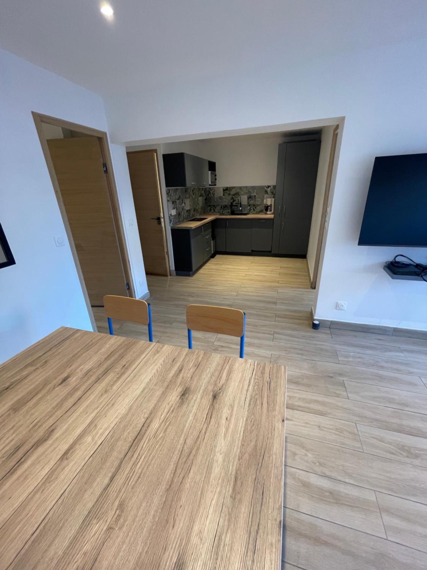 Appartement Ou Studio En Hyper Centre, Pour La Plage Et La Rue Pietonne Il Suffit De Traverser La Rue , Voir La Photo Principale Andernos-les-Bains ภายนอก รูปภาพ