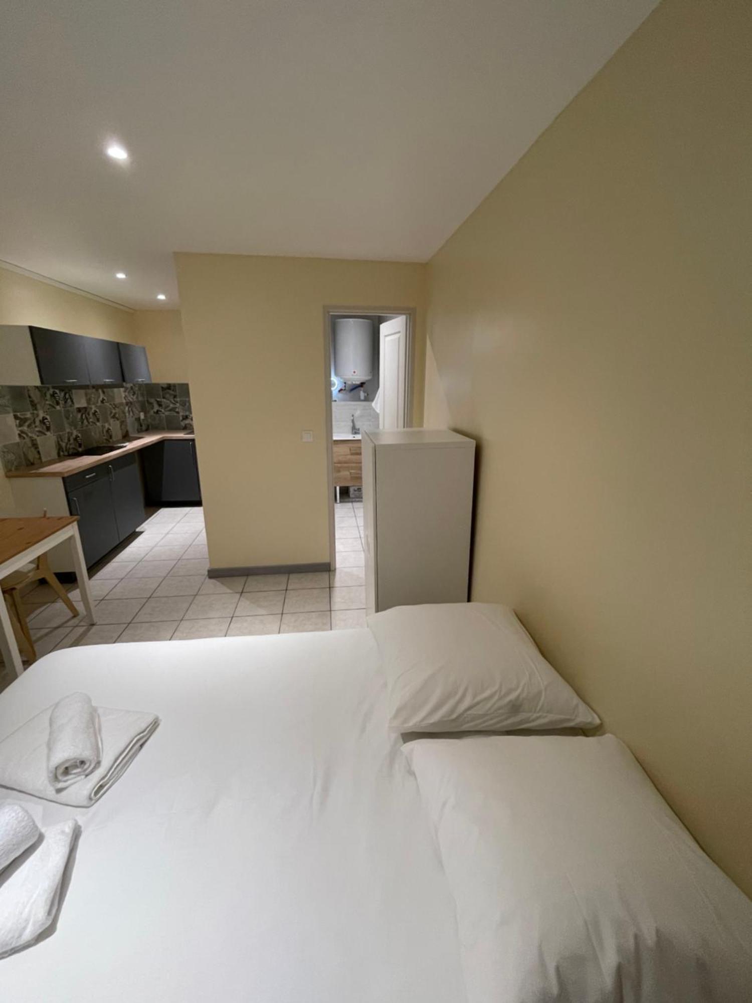 Appartement Ou Studio En Hyper Centre, Pour La Plage Et La Rue Pietonne Il Suffit De Traverser La Rue , Voir La Photo Principale Andernos-les-Bains ภายนอก รูปภาพ