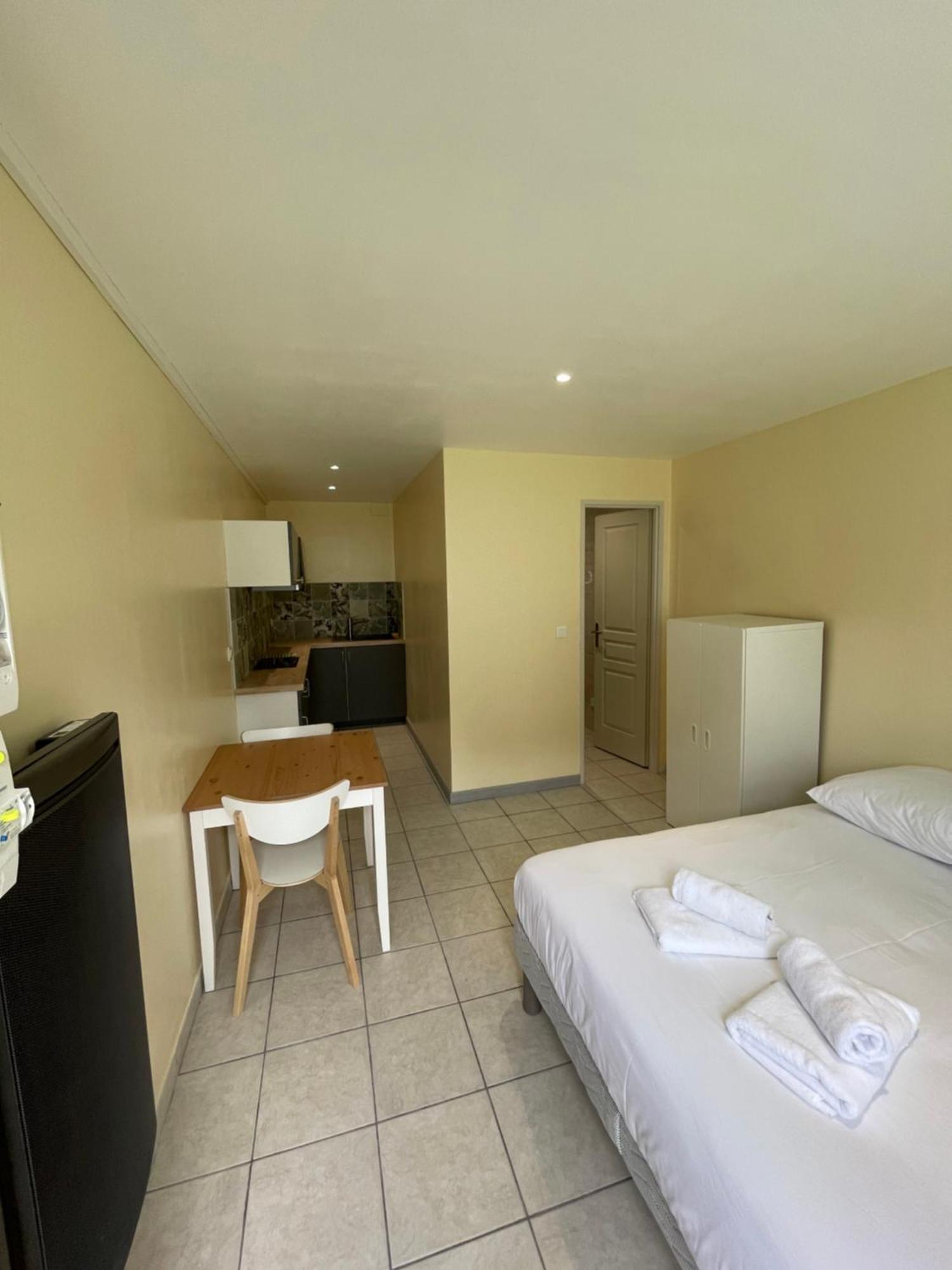 Appartement Ou Studio En Hyper Centre, Pour La Plage Et La Rue Pietonne Il Suffit De Traverser La Rue , Voir La Photo Principale Andernos-les-Bains ภายนอก รูปภาพ