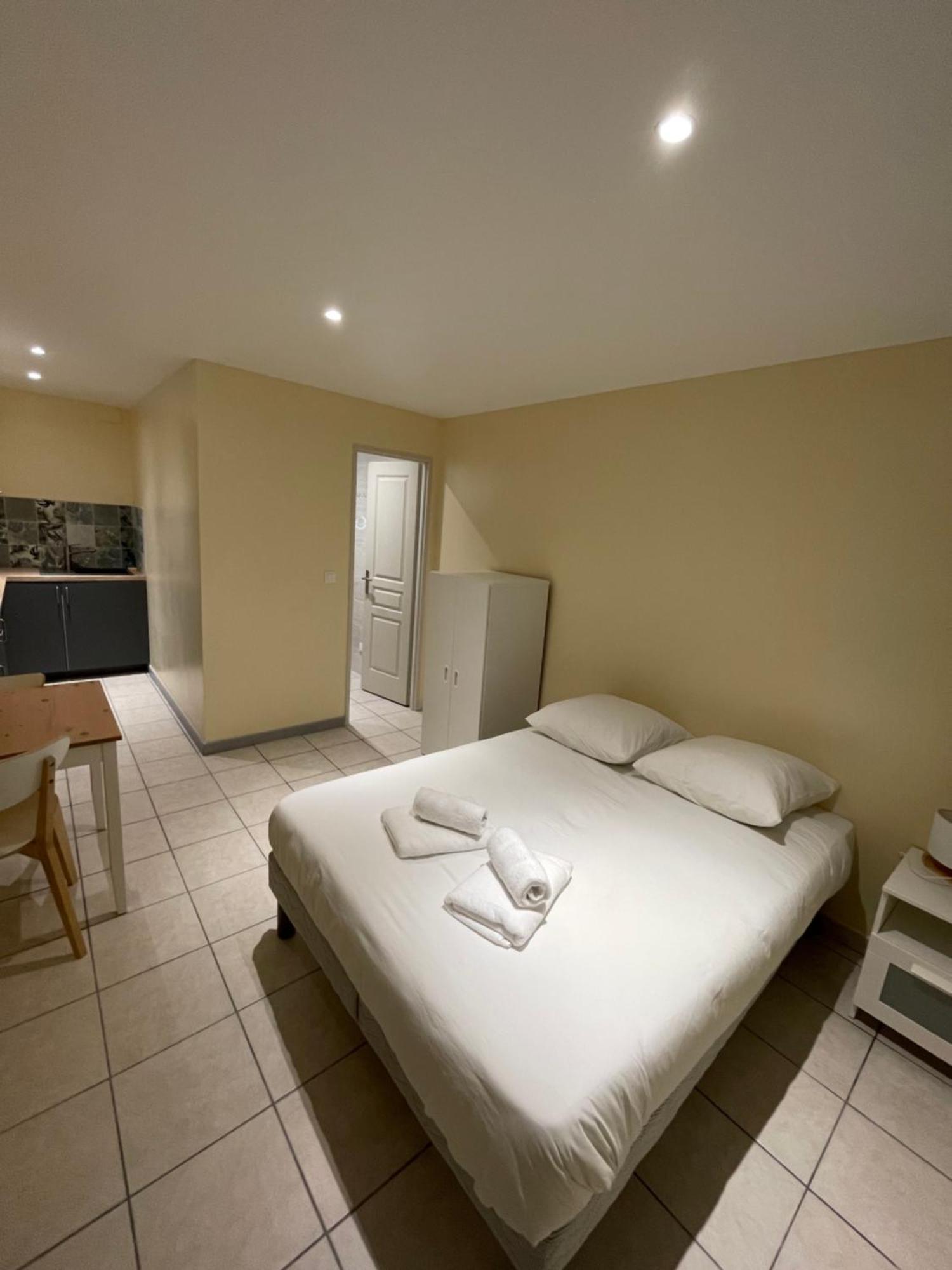 Appartement Ou Studio En Hyper Centre, Pour La Plage Et La Rue Pietonne Il Suffit De Traverser La Rue , Voir La Photo Principale Andernos-les-Bains ภายนอก รูปภาพ