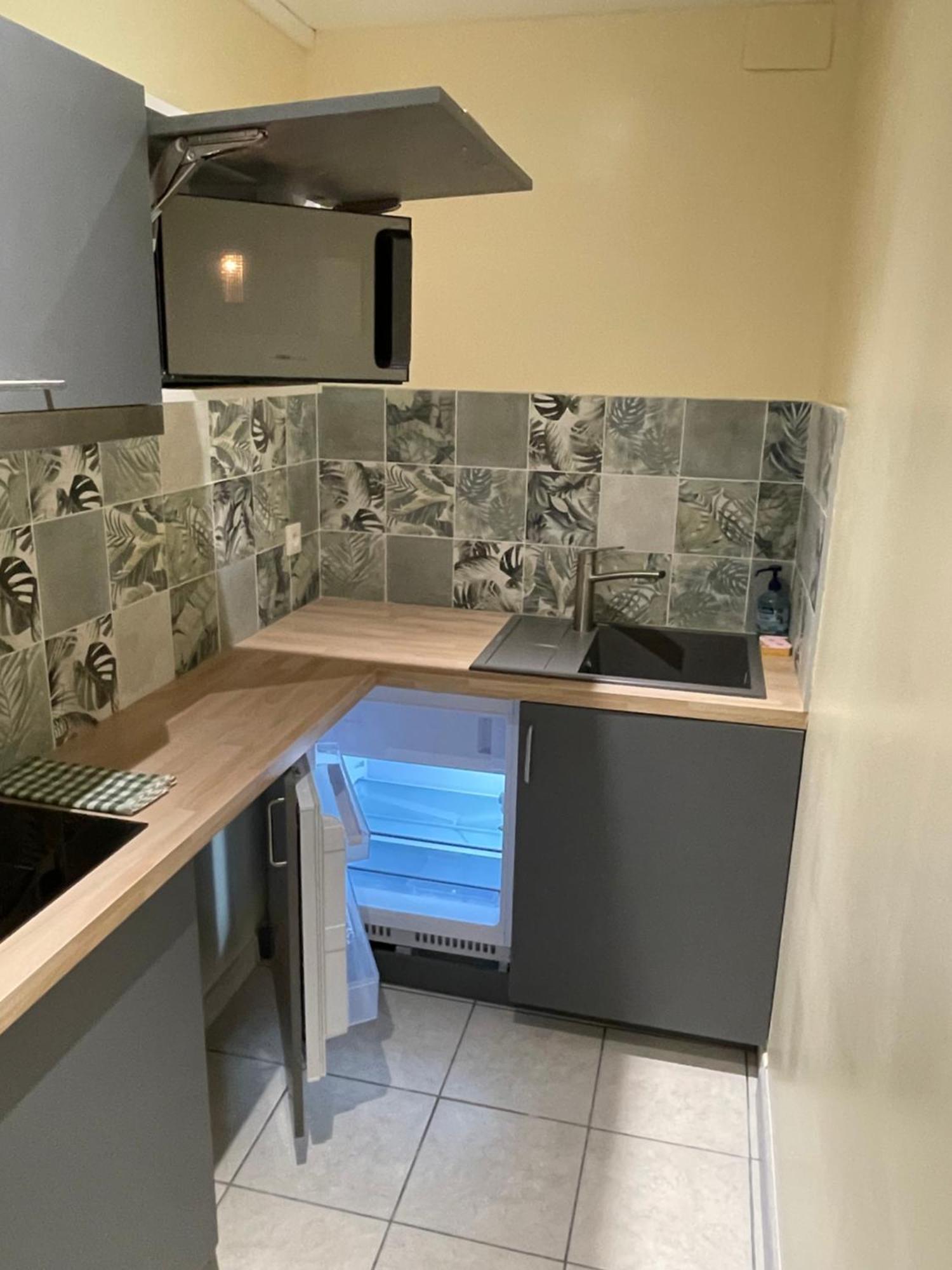 Appartement Ou Studio En Hyper Centre, Pour La Plage Et La Rue Pietonne Il Suffit De Traverser La Rue , Voir La Photo Principale Andernos-les-Bains ภายนอก รูปภาพ